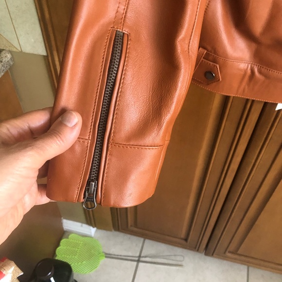 Brand new leather jacket. Color Cognac or Hickory . 100% real Lambskin leather - Picture 3 of 14